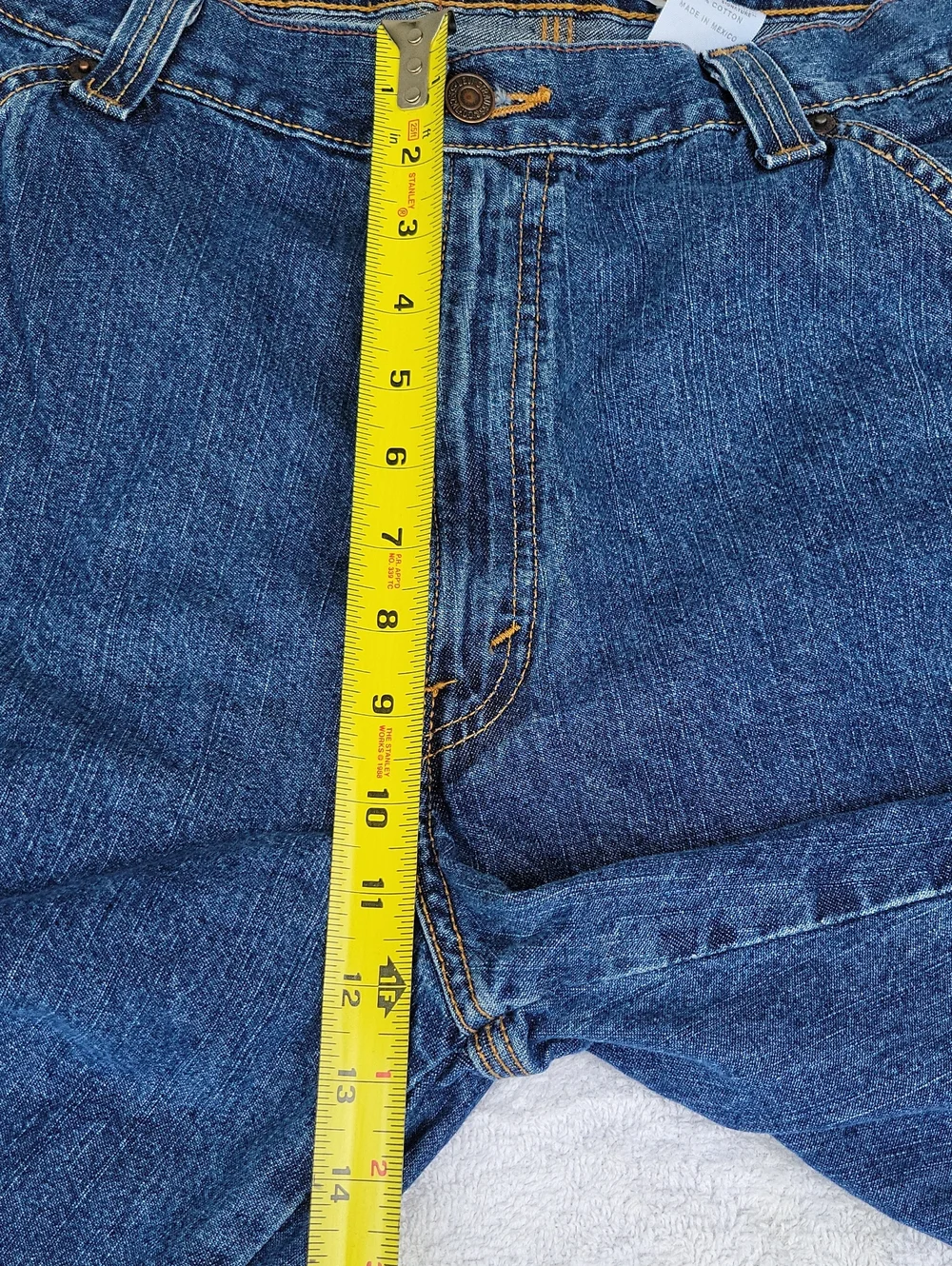 Levi's Medium Wash Blue Denim Jean Carpenter Shorts Sz 34